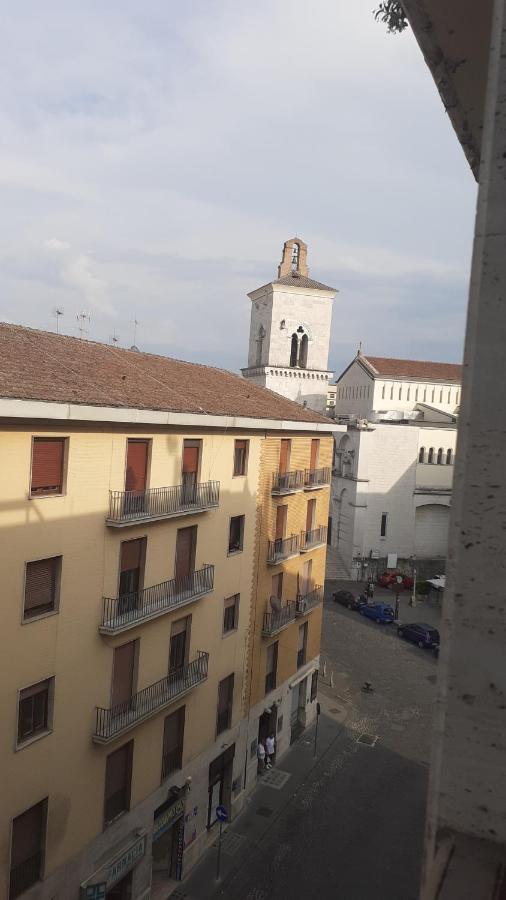 B&B 30 mt dal Duomo Benevento Eksteriør billede